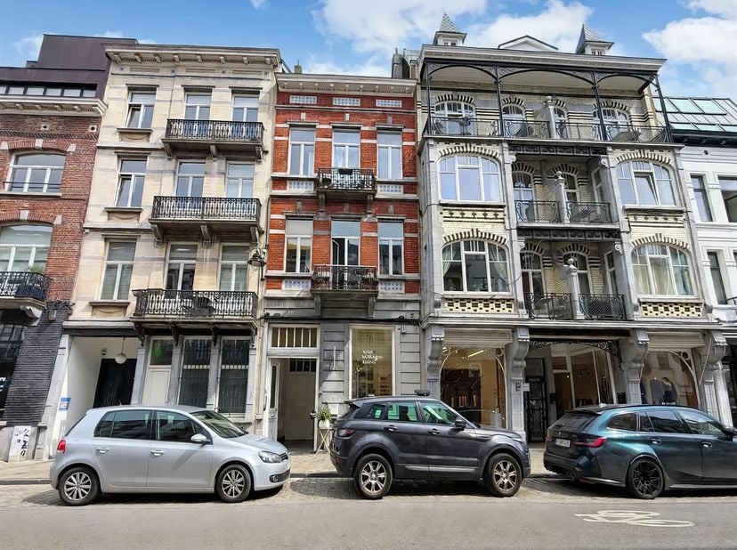 Appartement te koop in ,
                    1050 Elsene