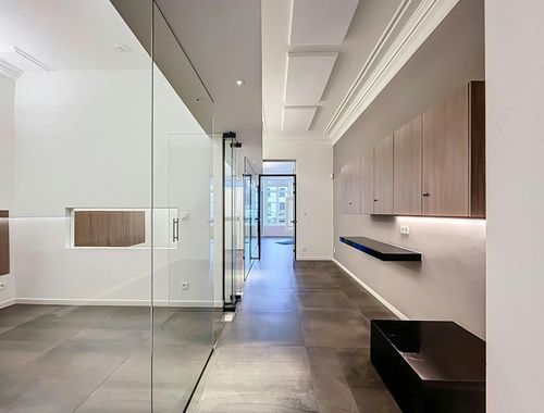                                         Bureaux avec habitation à vendre à Eeklo, € 545.000
