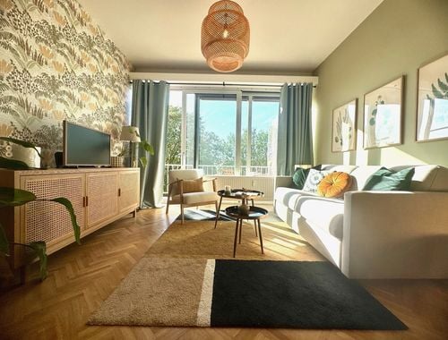                                         Appartement à louer à Ixelles, € 1.030
