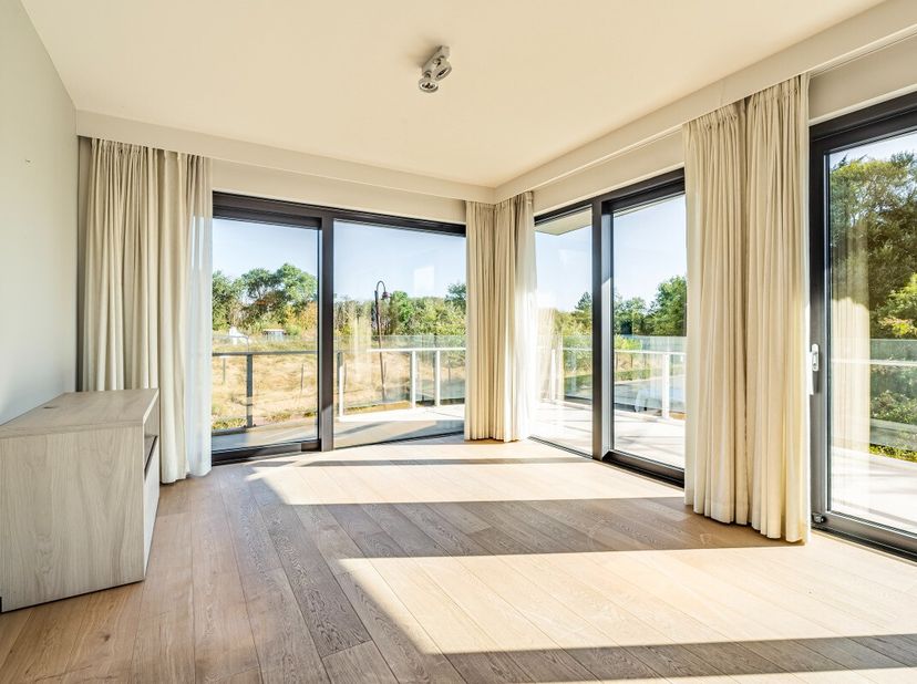 De Haan: moderne en lichtrijke assistentiewoning met 2 slaapkamers te koop in Residentie Zilverduin - De Haan.Residentie Zilverduin is gelegen in een