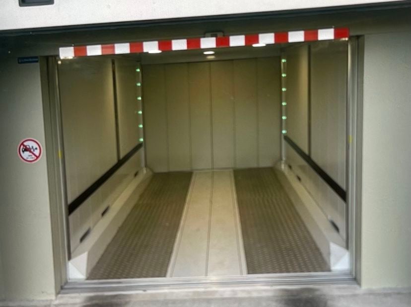 Garage à vendre
                    à 8620 Nieuwpoort