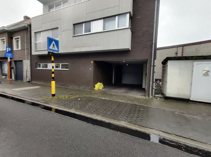 Appartement à louer
                    à 9260 Schellebelle