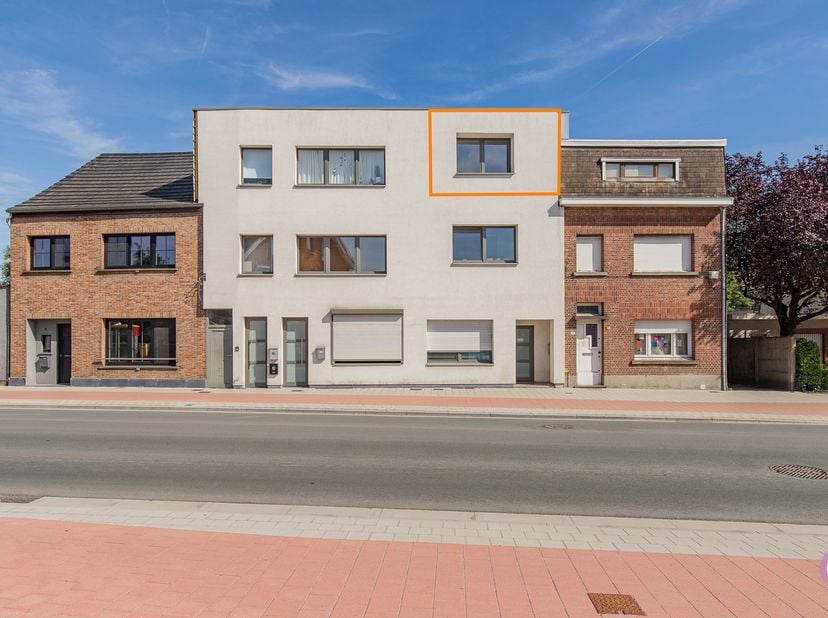 Op de tweede verdieping van een kleinschalige residentie in Rumst bevindt zich dit instapklare en gerenoveerde appartement. <br />
Dankzij de uitsteke