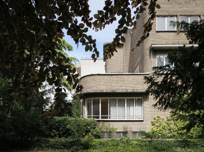 Omgeving Sint-Pieters station - Imposante half vrijstaande villa met parktuin, in nieuwe zakelijkheid naar een ontwerp van architect&amp;nbsp;Geo&amp;nbsp;Bon