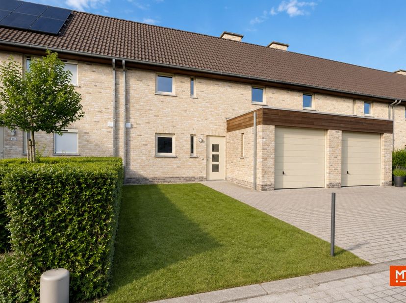 Bent u op zoek naar een instapklare gezinswoning in Heule? Dan is deze verzorgde woning zeker een bezoek waard!<br />
<br />
Bij het betreden van de w