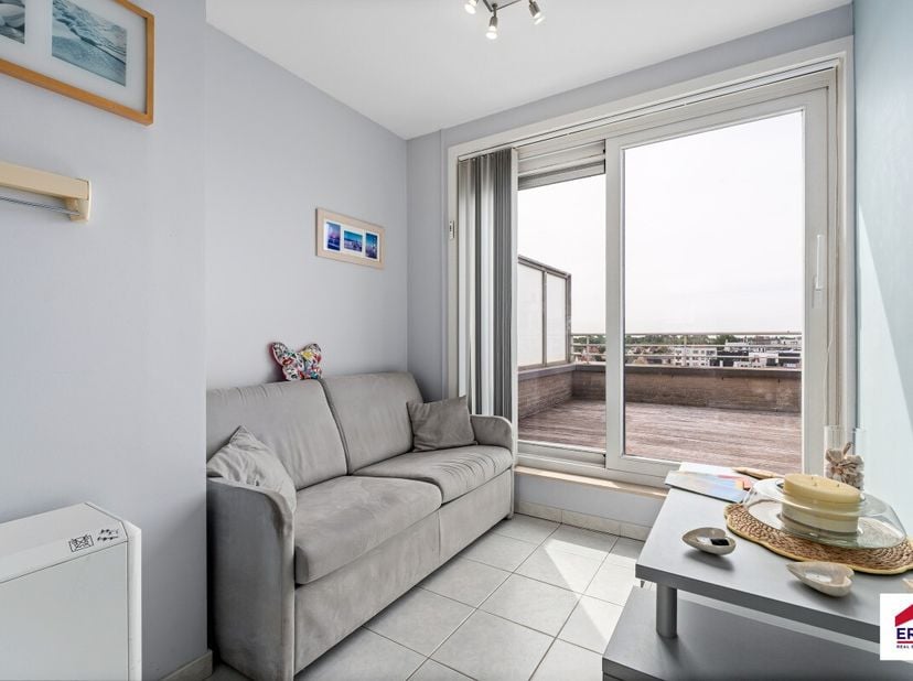 Penthouse te koop in Koksijde  exclusieve woonbeleving met zon, ruimte en privacy In het hart van het charmante Koksijde bevindt zich dit uitzonderlij