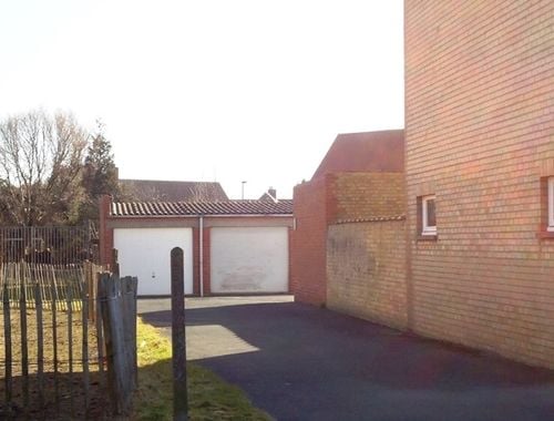                                         Garagebox te huur in Uitkerke, € 90
