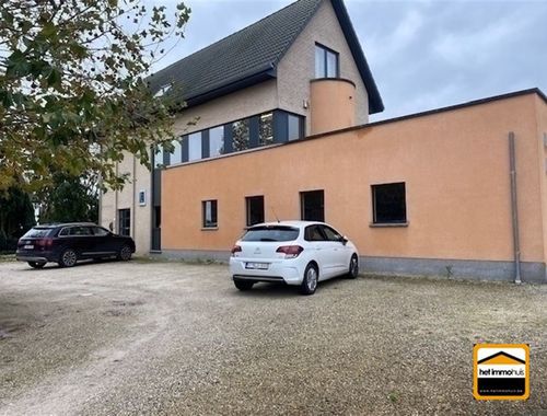                                         Usage mixte à vendre à Borgloon, € 715.000
