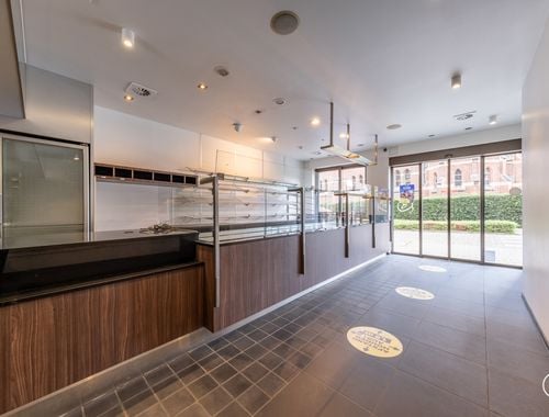                                         Gemengd gebruik te koop in Hingene, € 325.000

