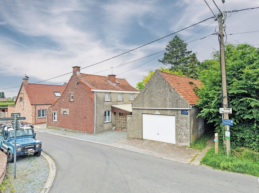 Maison à vendre
                    à 9620 Elene