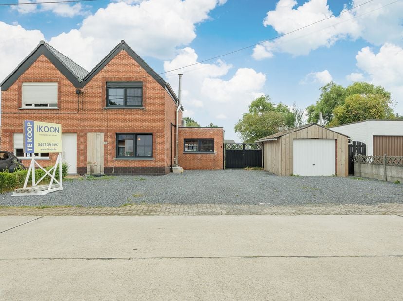 Kappelleweg 40 - 2230 Ramsel <br />
<br />
Indeling:<br />
- open eet- en woonkamer <br />
- geïnstalleerde open keuken<br />
- badkamer met douche en