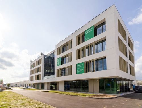                                         Bureaux à louer à Bierges, € 3.621
