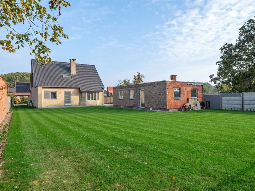 Vous êtes à la recherche d'une maison prête à être emménagée, économe en énergie, qui offre également une vie au rez-de-chaussée et beaucoup d'espace
