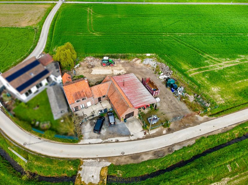 Rustig gelegen eigendom met WONING EN LOODS op een RUIM PERCEEL van ca. 1.393 m², gelegen op een UITERST RUSTIGE en LANDELIJKE LOCATIE in Melden (Oude