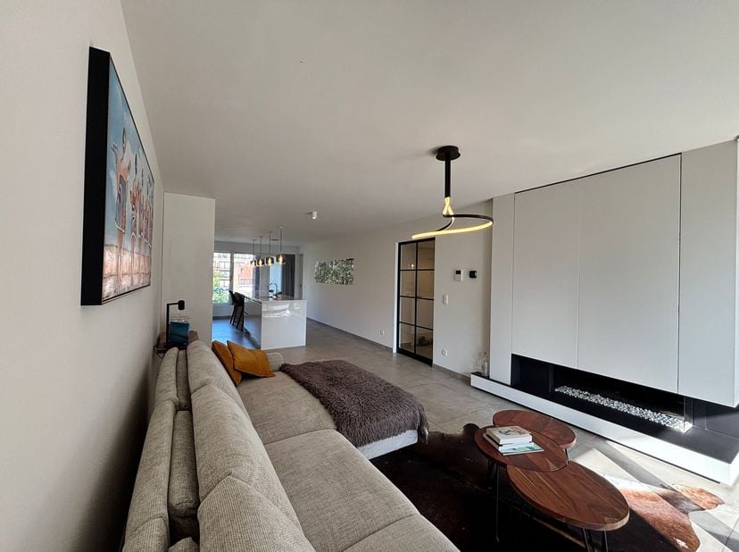 Instapklaar appartement met zijdelings ZEEZICHT op toplocatie!<br />
<br />
Op zoek naar een modern appartement aan zee waar u kunt genieten van rust