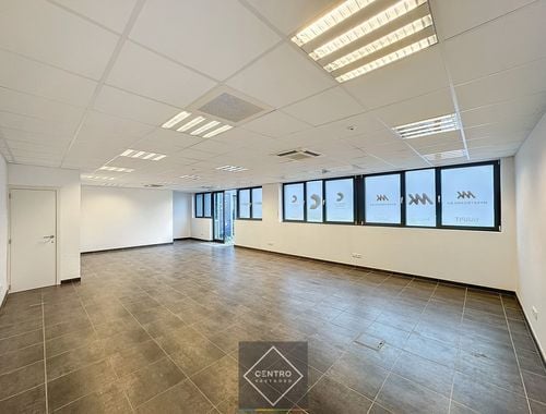                                         Espace de bureaux à vendre à Brugge, € 225.000
