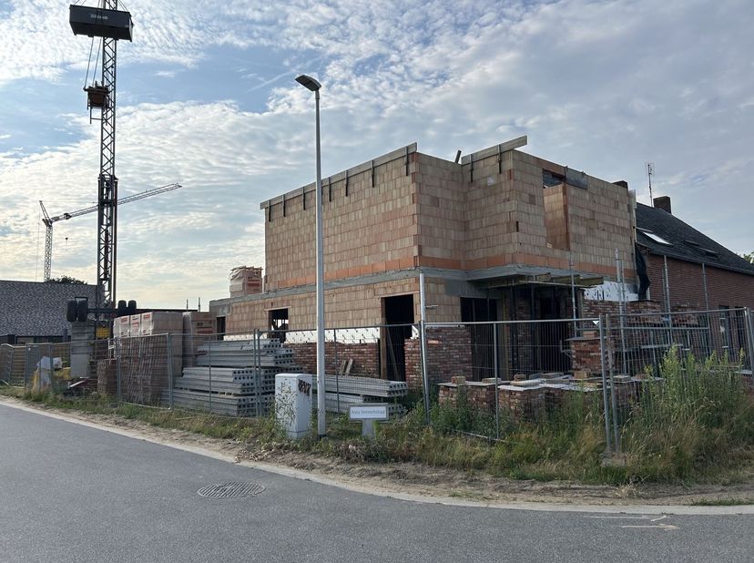 Nieuw te bouwen halfopen woning | E-peil: 11 | Zonnepanelen &amp; thuisbatterij | Oplevering medio 2027<br />
 Op zoek naar een stijlvolle en toekomstger