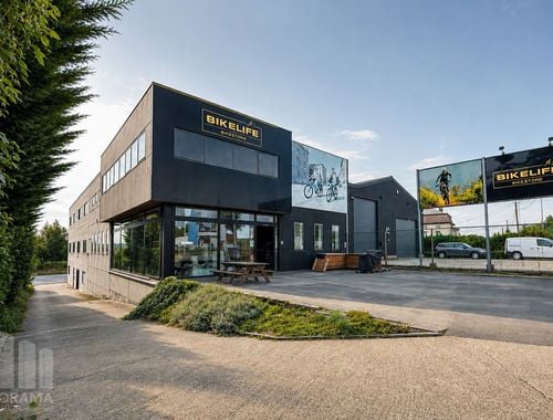                                         Bedrijfsgebouw te koop in Lot, € 1.750.000
