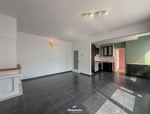                                         Appartement à louer à Tournai, € 875
