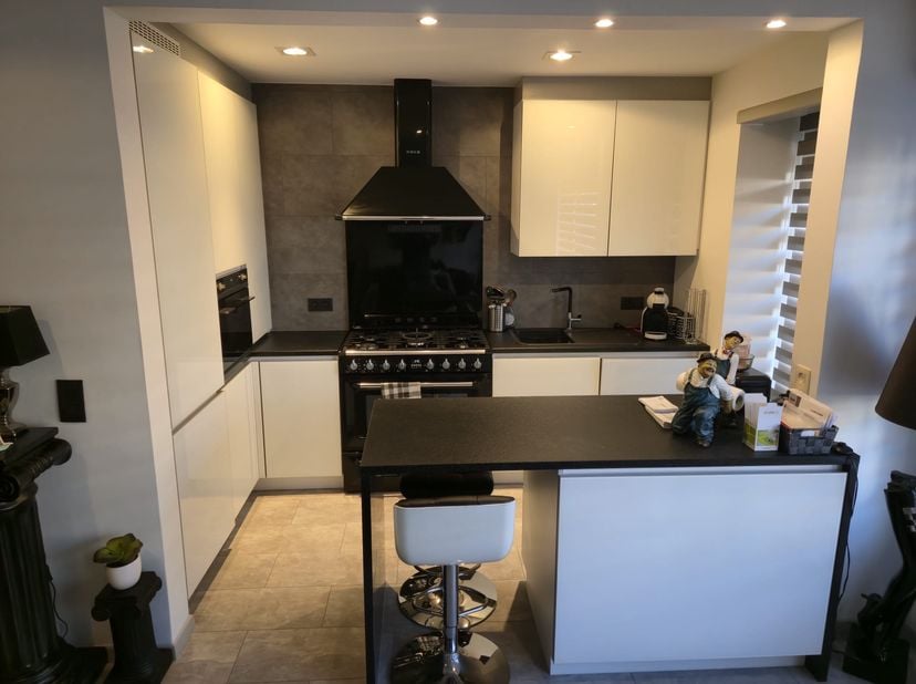 Appartement te koop in Eethuisstraat,
                    2900 Schoten