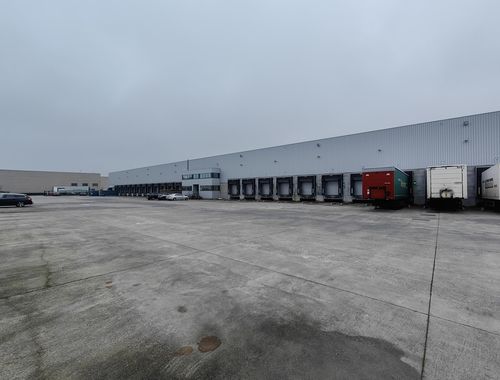                                         Bâtiment d’entreprise à louer à Houdeng-Goegnies, € 117.708,33
