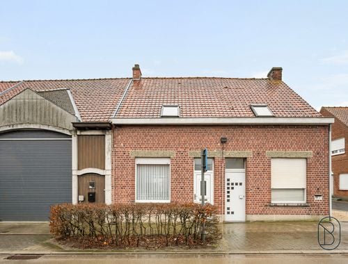                                         Maison à vendre à Deerlijk, € 99.000

