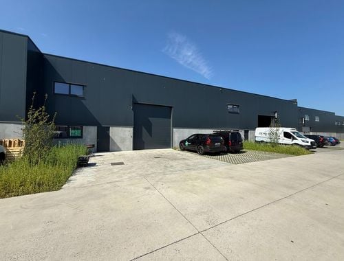                             Bedrijfsgebouw te huur in Wondelgem
