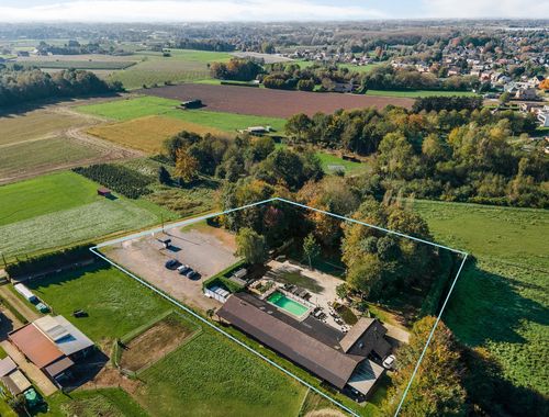                                         Autre à vendre à Ranst, € 990.000
