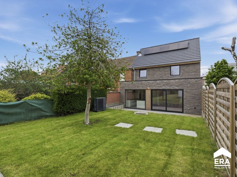 Huis te koop in Groene-Herderstraat 92B,
                    8800 Rumbeke