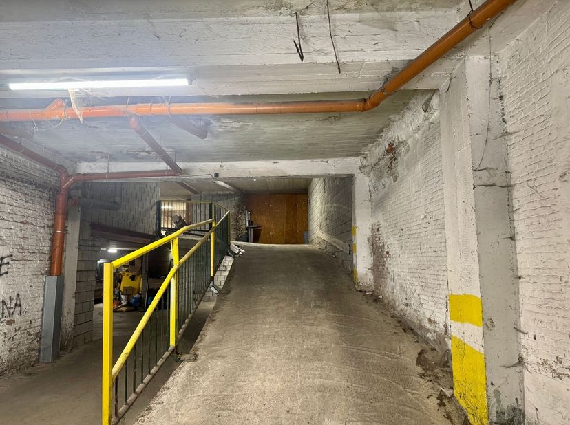Place de parking souterraine à louer, idéalement située dans le centre de Lier !<br />
Situation<br />
Cette place de parking souterraine bénéficie d