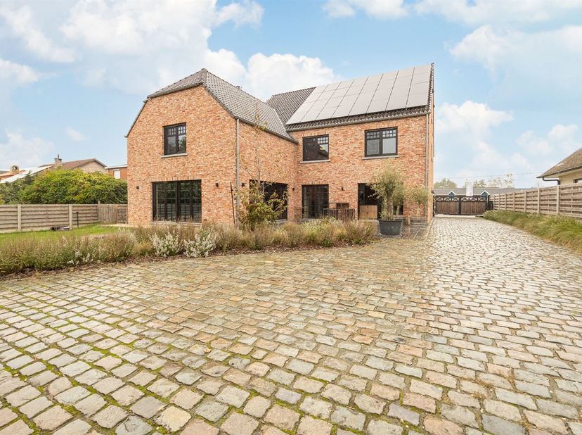 Huis te koop in Westmeerbeeksteenweg 42,
                    2221 Booischot