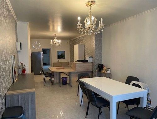                                         Gemengd gebruik te koop in Gent, € 260.000
