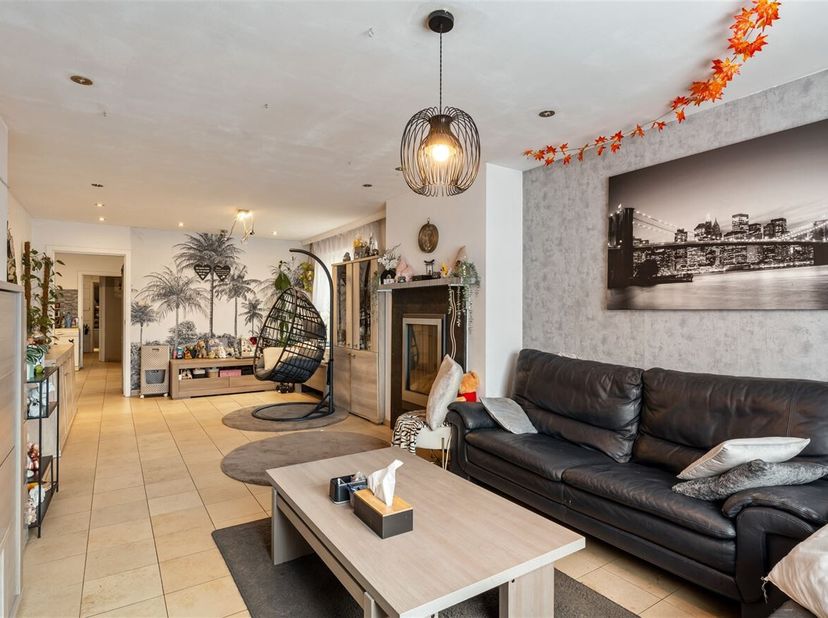 Halfopen bebouwing met 3 slaapkamers<br />
Op een rustige en aangename locatie in Neerpelt vinden we deze halfopen bebouwing met gezellige tuin en ter