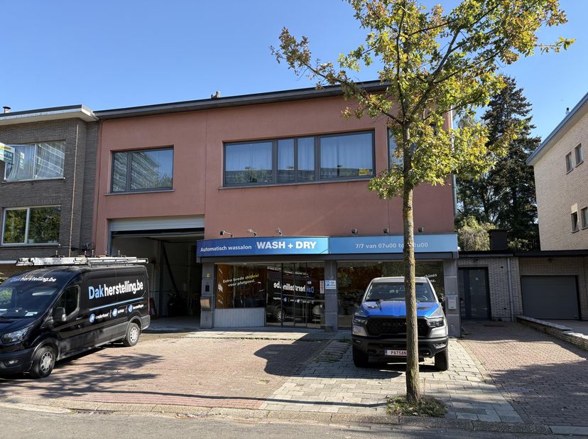 Bedrijfsvastgoed te koop in Flor Alpaertsstraat 75,
                    2600 Berchem