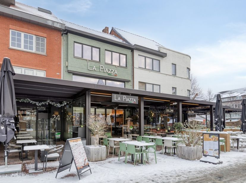 ***** Bekijkt u dit pand via Zimmo? Ga direct naar https://av-vastgoed.be/horeca/6462 waar u meer informatie terug vindt! *****<br />
<br />
LIGGING<b