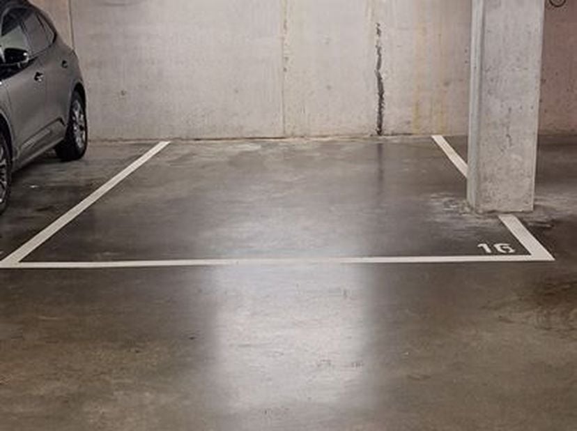 Garage à louer
                    à 2460 Kasterlee