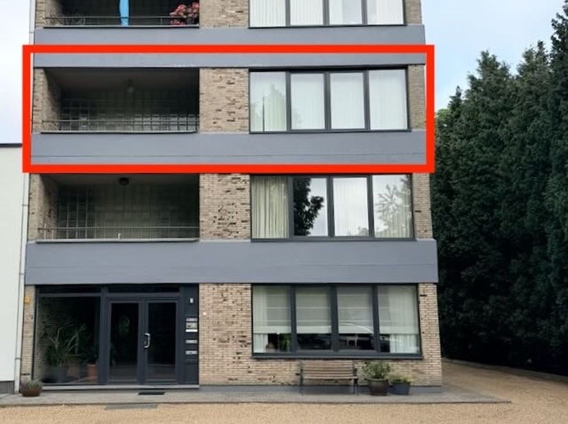 Genk-Bret, Zagerijstraat 35 bus 3: Instapklaar appartement met 3 slaapkamers in een rustige omgeving met een vlotte bereikbaarheid.<br />
<br />
Dit v