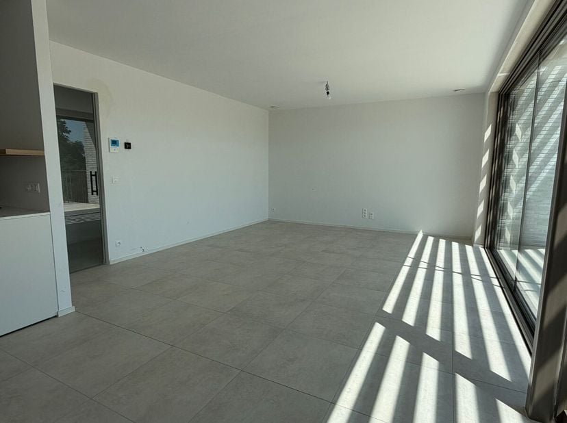 Penthouse met 2 slaapkamers en zonnig terras op wandelafstand van het centrum van Herk-de-Stad.Dit appartement heeft een bewoonbare oppervlakte van 10