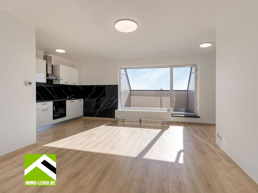 Bekijk dit appartement rechtstreeks op de site van Immo Leroi: https://www.immo-leroi.be/pand/kopen-appartement-tongeren/7614744<br />
<br />
Dit prac