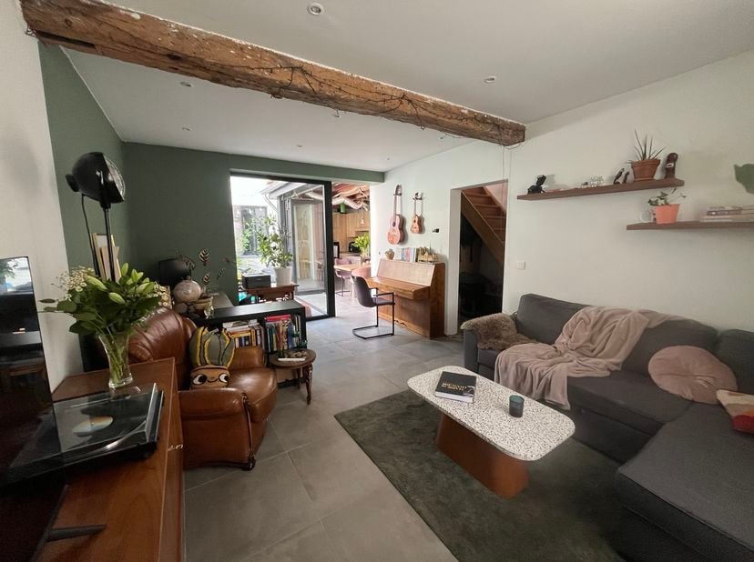 Karaktervolle hoekwoning met zonnige stadstuin op toplocatie in Brugge centrum<br />
<br />
Op zoek naar een instapklare stadswoning waar authentieke
