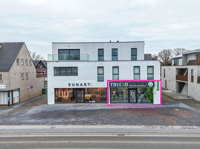 Bij ImmoFusion 7/7 “open huis” : klik op onze 3D-TOUR.<br />
Ervaar vastgoed alsof je er zelf doorloopt!<br />
<br />
Ontdek deze ruime en veelzijdige