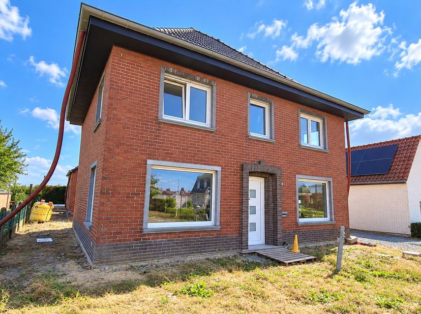 Huis te koop in Gentstraat 190,
                    8760 Meulebeke