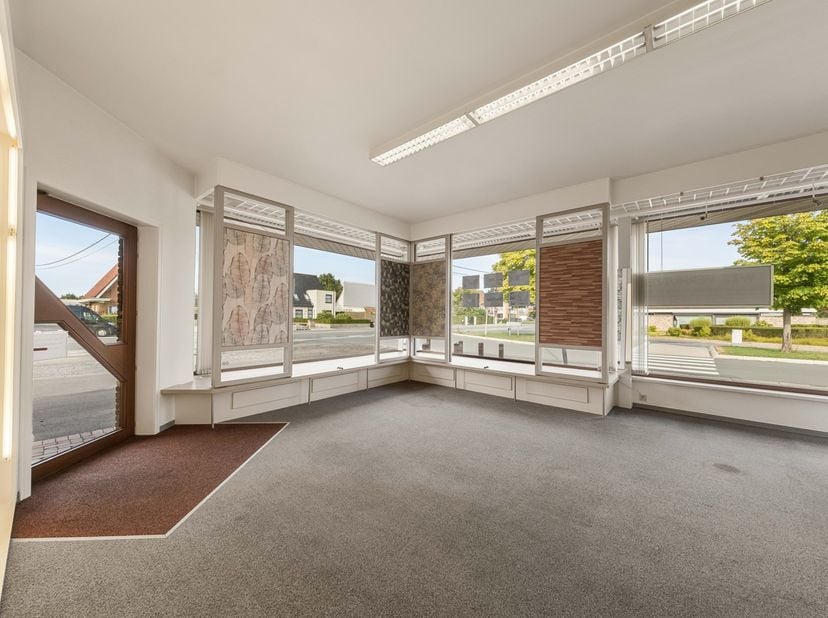 Bedrijfsvastgoed te koop in Avelgemstraat 99,
                    8550 Zwevegem