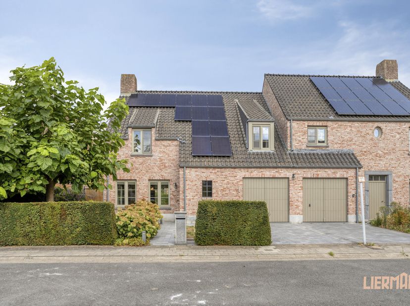 Energiezuinige gezinswoning met 4 slaapkamers, 2 badkamers en inpandige garage<br />
Op zoek naar een instapklare, energiezuinige woning met ruimte vo