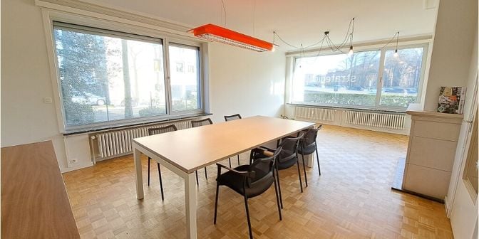 Bedrijfsvastgoed te koop in Koning Albert I-Laan 38, bus 0001, 8200 Sint-Michiels