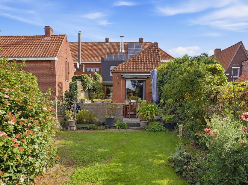 Huis te koop in Vrijgeweidestraat 21,
                    8020 Ruddervoorde