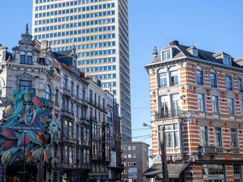 Te huur – Kantoorruimte van ±311 m² op de 11ᵉ verdieping van de Sablon Tower – Joseph Stevensstraat 7, 1000 Brussel<br />
Gelegen op de 11ᵉ verdieping