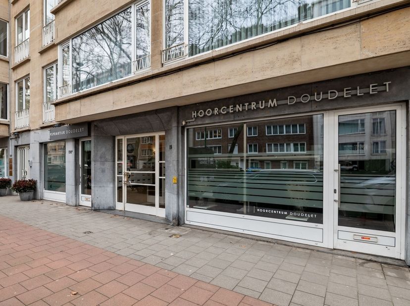 COMMERCIËLE RUIMTE TE KOOP MECHELSESTEENWEG 198, 2018 ANTWERPEN<br />
<br />
Bent u op zoek naar een compacte handels- of kantoorruimte op een uitst