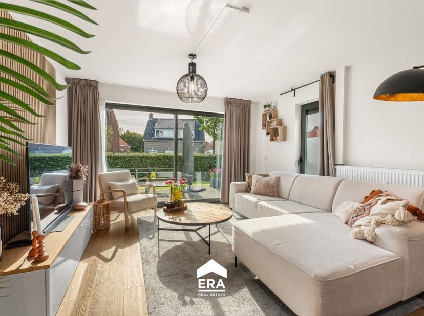 [[ DIT PAND NEEMT DEEL AAN DE ERA OPEN HUIZEN DAG OP 13/6 VAN 9:30 TOT 10:30 ]] Te koop: gelijkvloers appartement in het centrum van Kleit, Maldegem,