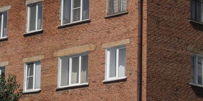 Bien professionnel à vendre à 6041 Gosselies